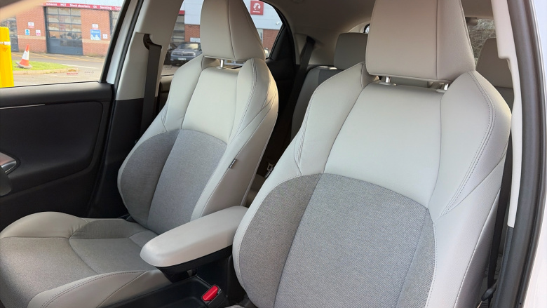 Toyota Yaris 1.5 Hybrid Excel 5dr CVT Hybrid Hatchback